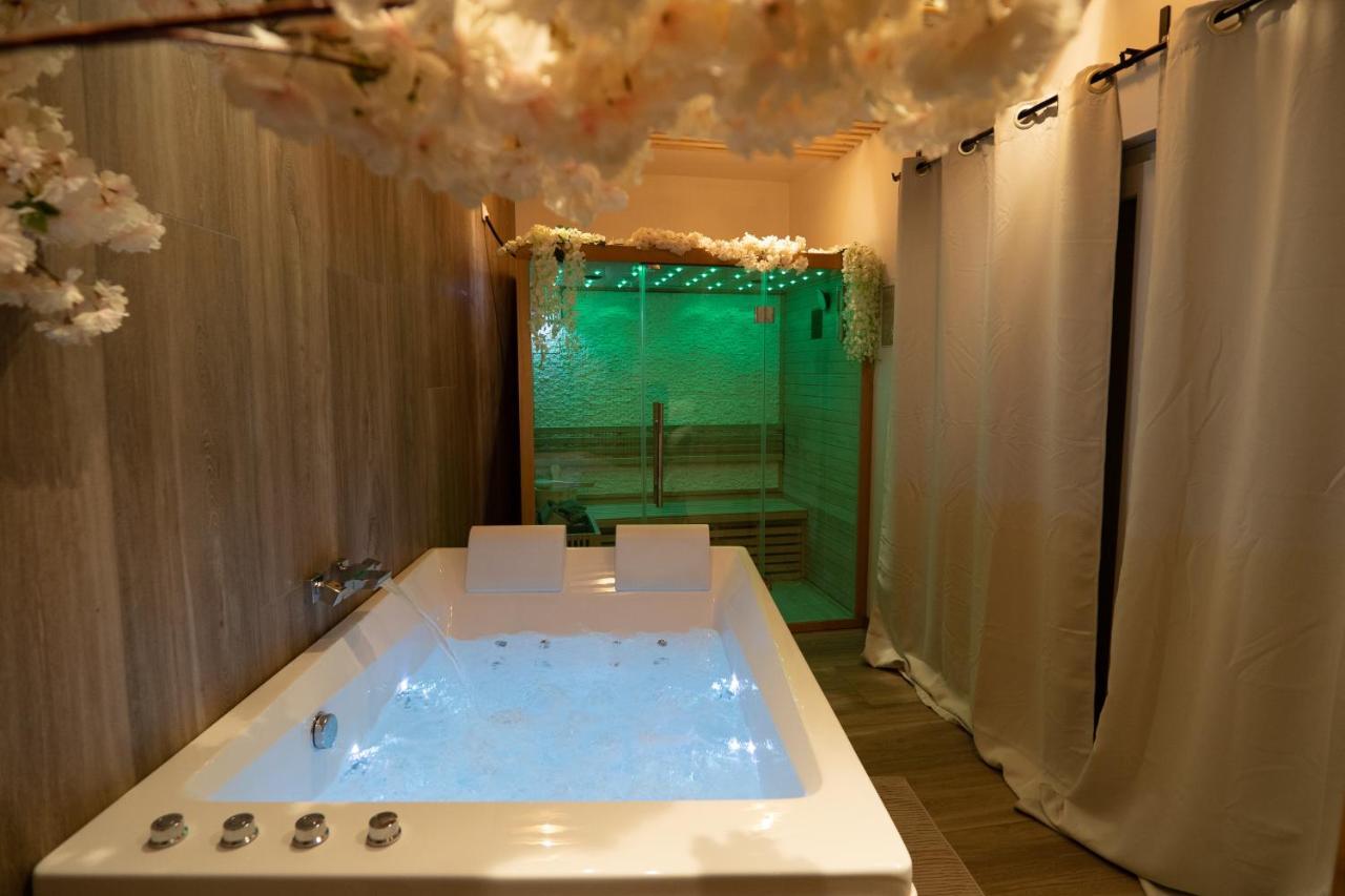 Capsule Thailande I Sauna I Balneo I Console I Jeux En Bois I Cinema I Cour Interieure Trith-Saint-Leger Ngoại thất bức ảnh