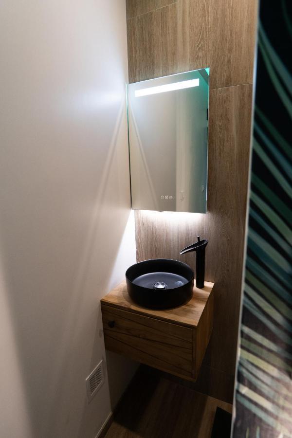 Capsule Thailande I Sauna I Balneo I Console I Jeux En Bois I Cinema I Cour Interieure Trith-Saint-Leger Ngoại thất bức ảnh