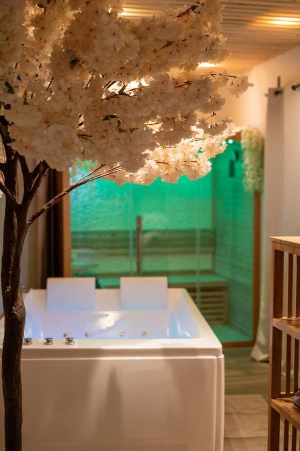 Capsule Thailande I Sauna I Balneo I Console I Jeux En Bois I Cinema I Cour Interieure Trith-Saint-Leger Ngoại thất bức ảnh
